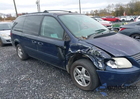 2005 Dodge Grand Caravan Sxt z USA, uszkodzony, nr VIN 2D4GP44LX5R491795